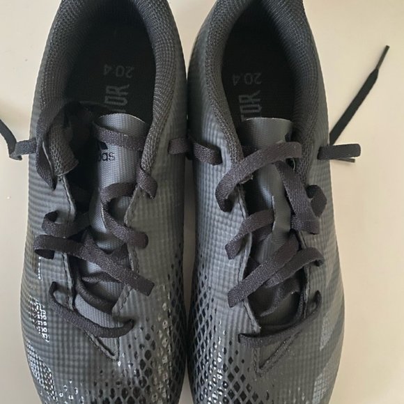 ⭐️NWOT Adidas Predator Mens Cleats Size 6 - Picture 1 of 5